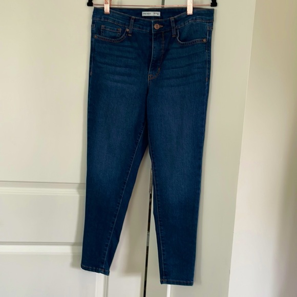 NWOT very nice jeans. - Picture 1 of 3